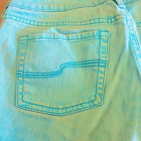 Tilt Jean Shorts - Picture 6 of 7